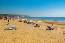 Morning update - Fine and warm today and tomorrow with plenty of sunshine