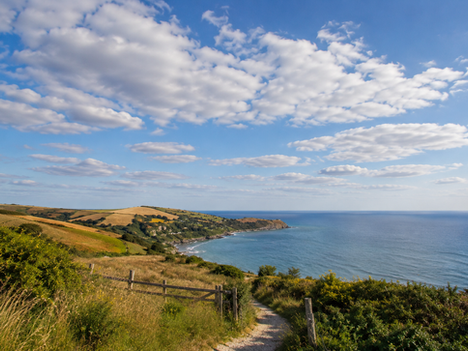 Morning update - Sunny spells today and tomorrow with occasional patchy cloud drifting through