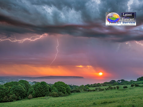 Heatwave continues! Risk of thundery showers.