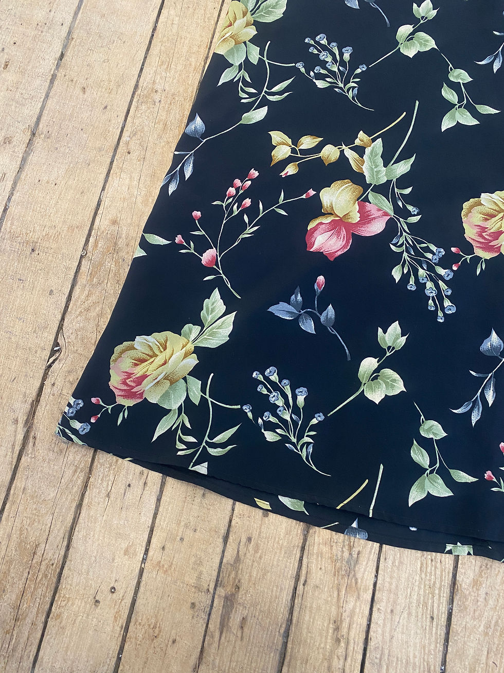 Thumbnail: Vintage 1990s Floral Print Maxi Skirt