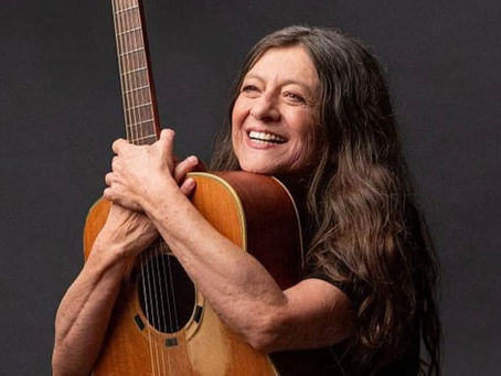 אין לי ארץ אחרת – קורין אלאל הנהדרת