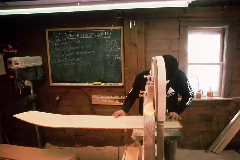 佛蒙特州倫敦德里的穀倉製作 Burton 滑雪板