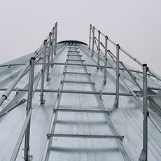 Roof ladder with handrail.JPG