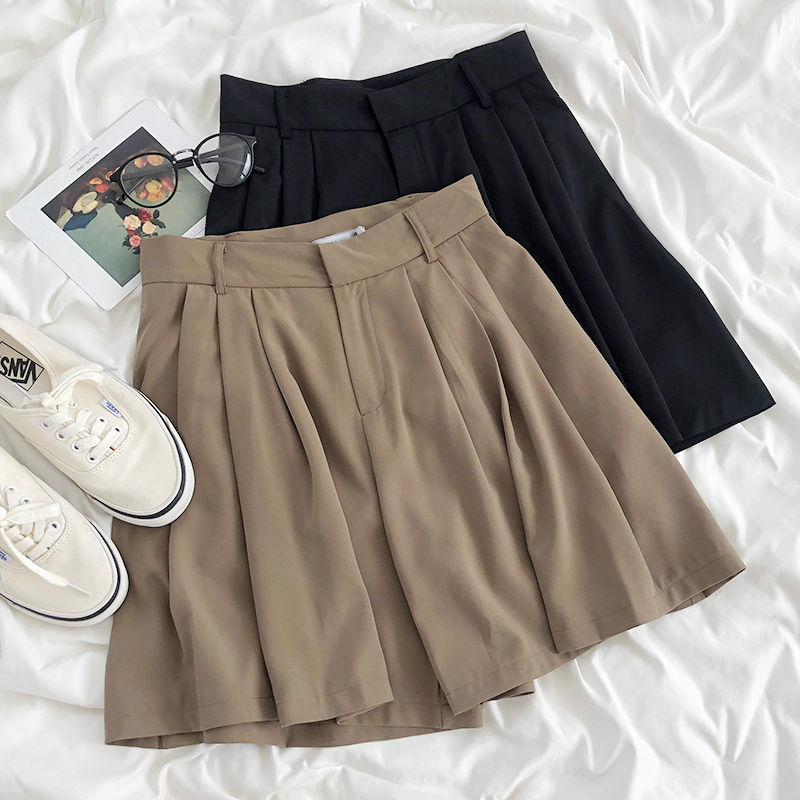 High-Waisted Pleated Wide-Leg Pants for a Chic Look