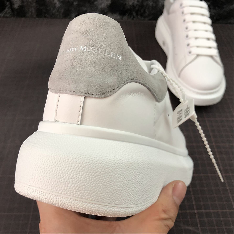 Miniatura: Alexander McQueen