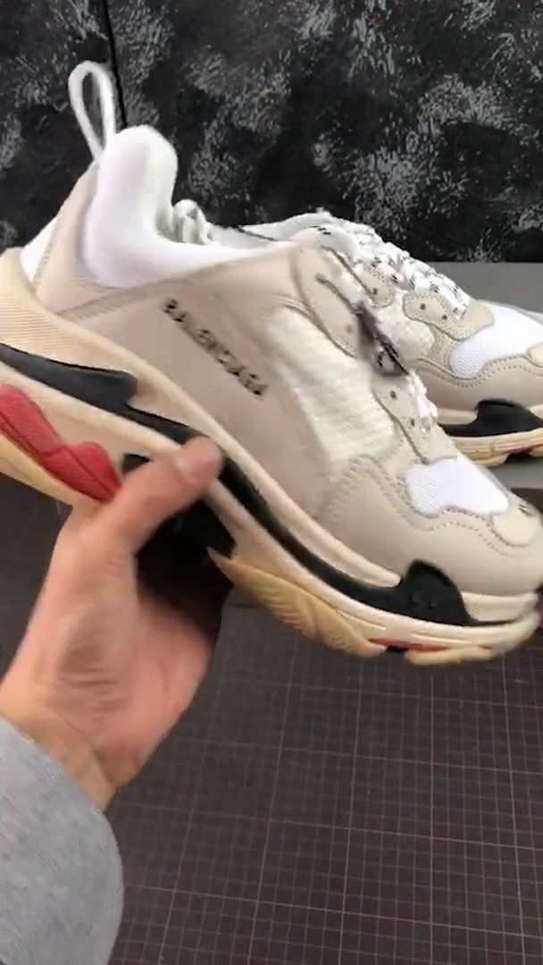 Miniatura: Balenciaga