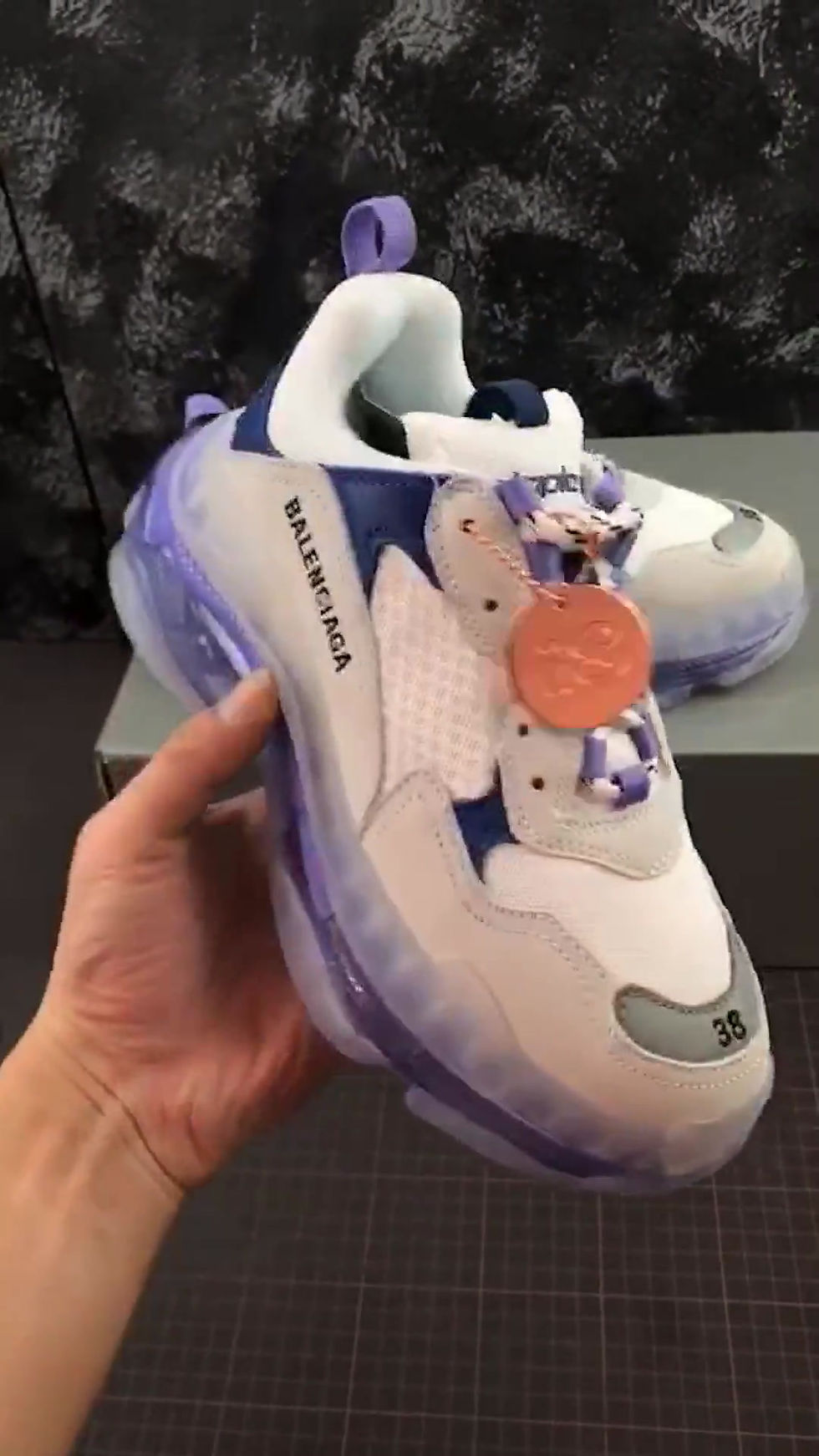 Miniatura: Balenciaga