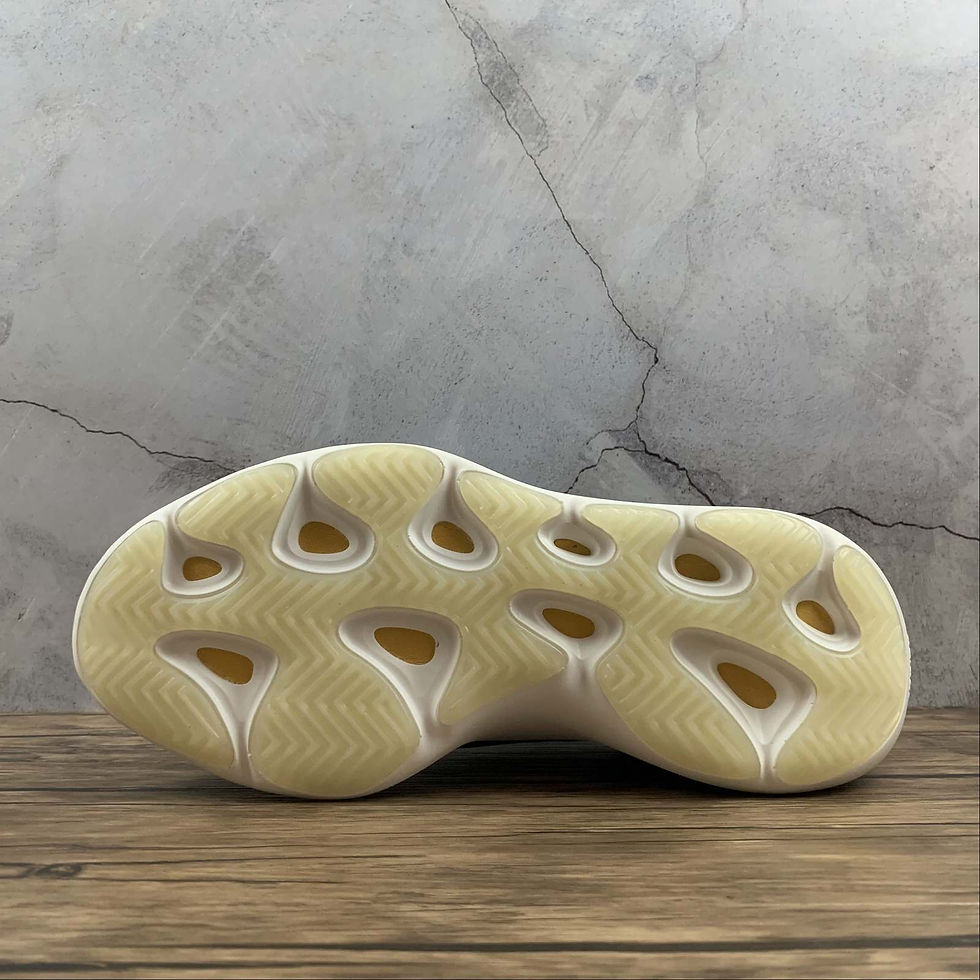 Miniatura: Yeezy 700