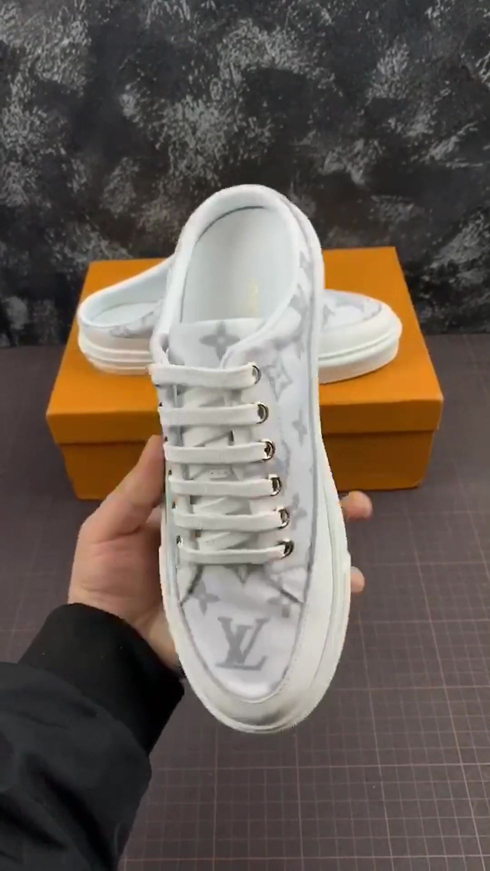 Miniatura: Louis Vuitton