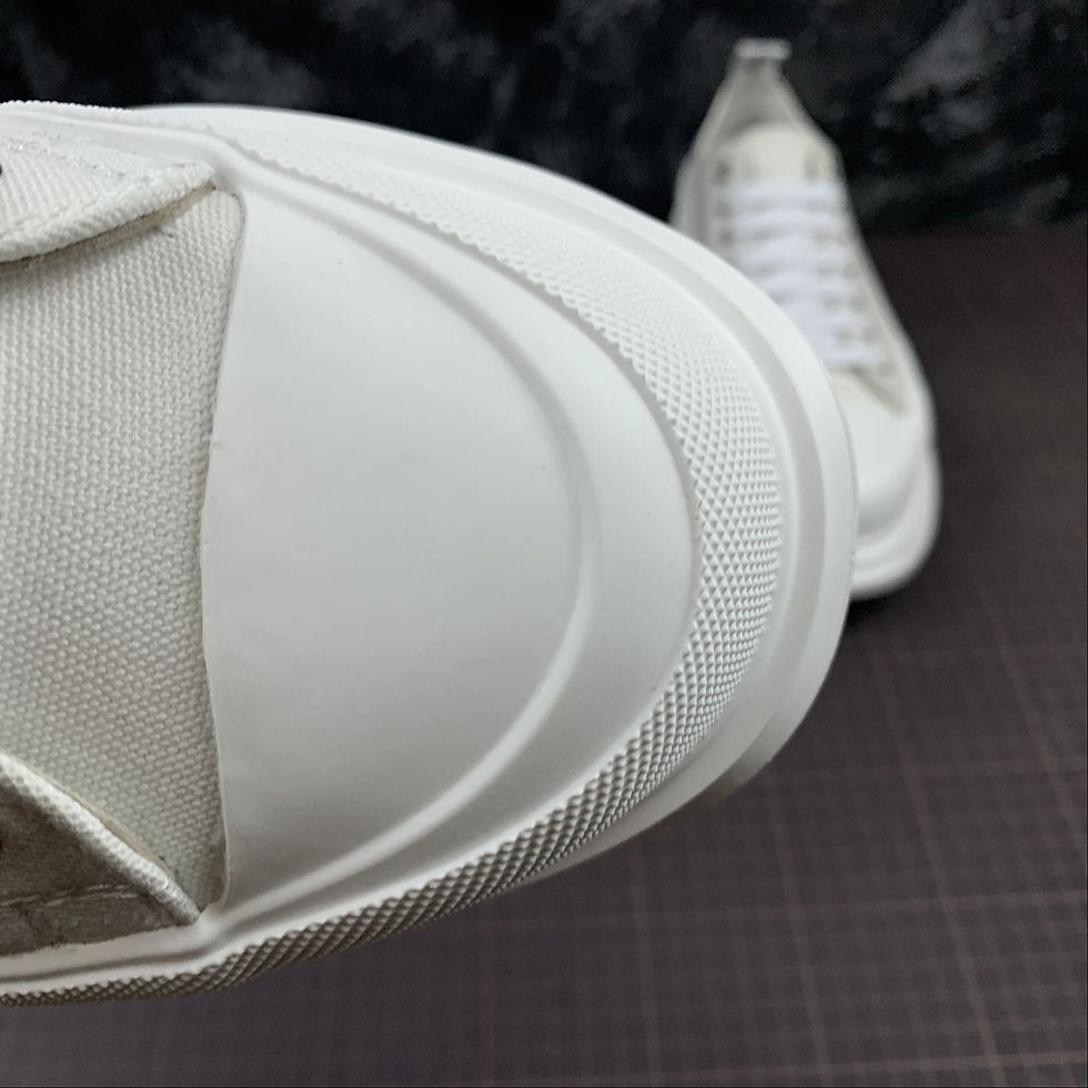 Miniatura: Alexander McQueen