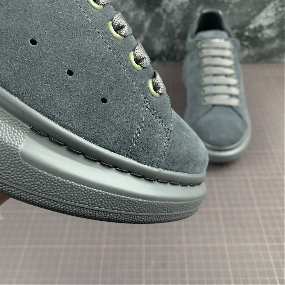 Miniatura: Alexander McQueen