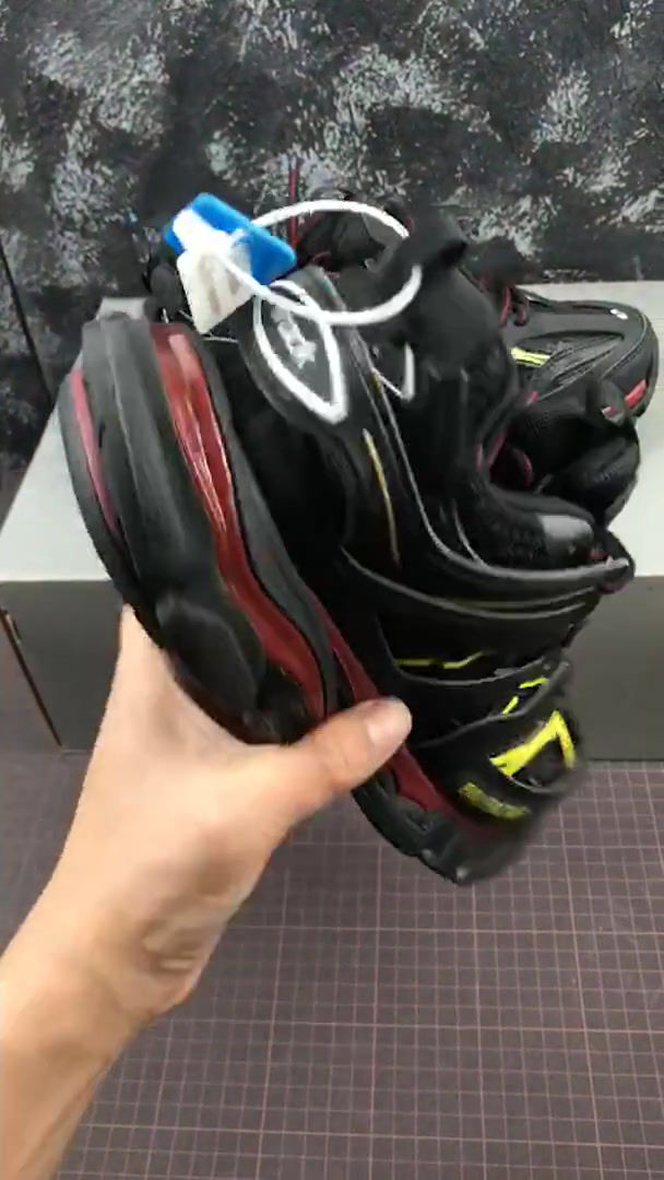 Miniatura: Balenciaga