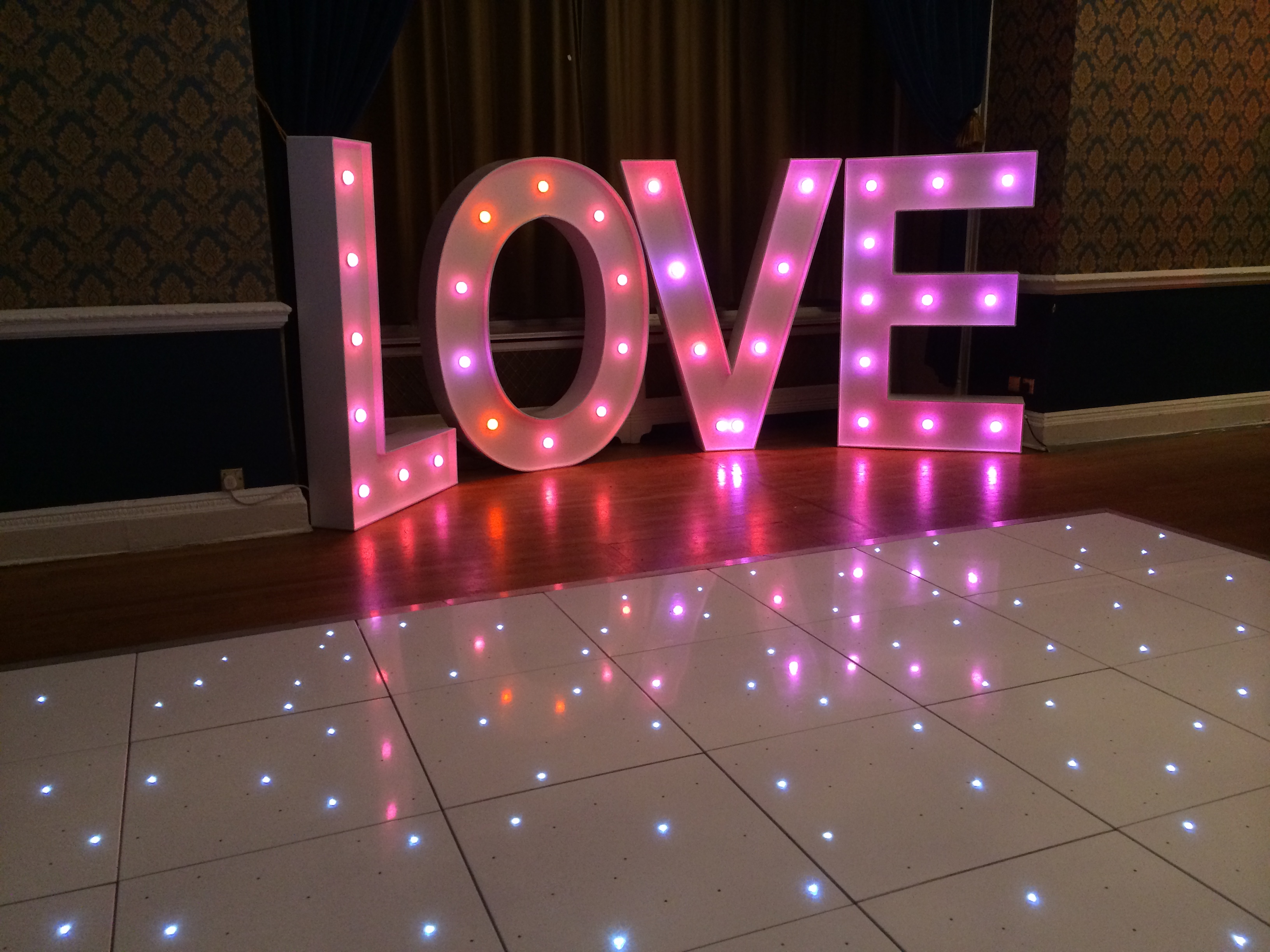 Led Light Up Letters for hire in Berkshire, Hampshire & Surrey.