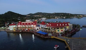 Hafen von Coxen Hole