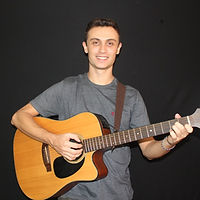 Aluno de Aula de Canto Alisson