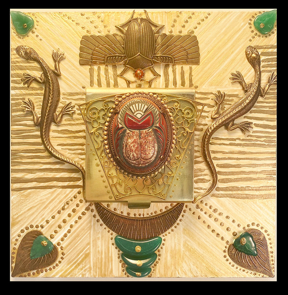 32 - SCARAB AND LIZARDS