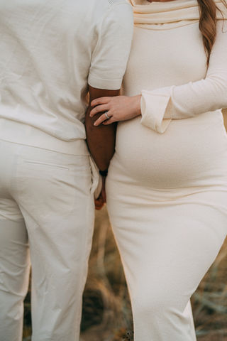 odotuskuvaus raskauskuvaus studio Oulu Valokuvaaja Tiia Juutinen