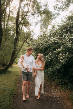 yksivuotiskuvaus kesällä ulkona Oulu