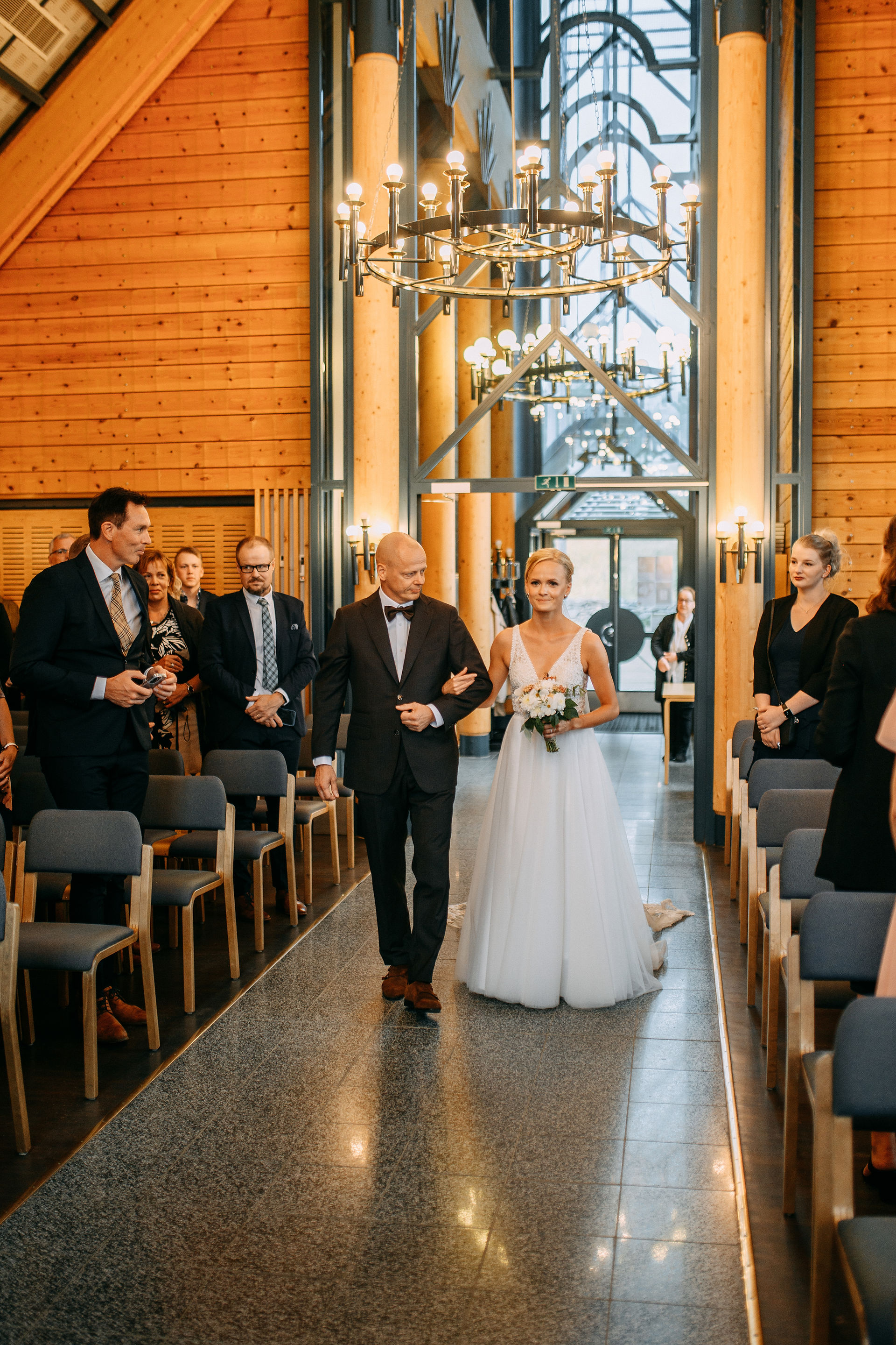 Pyhän Laurin Kappeli Ylläs häävideo hääkuvaus Levi hääkuvaaja Valokuvaaja Tiia Juutinen