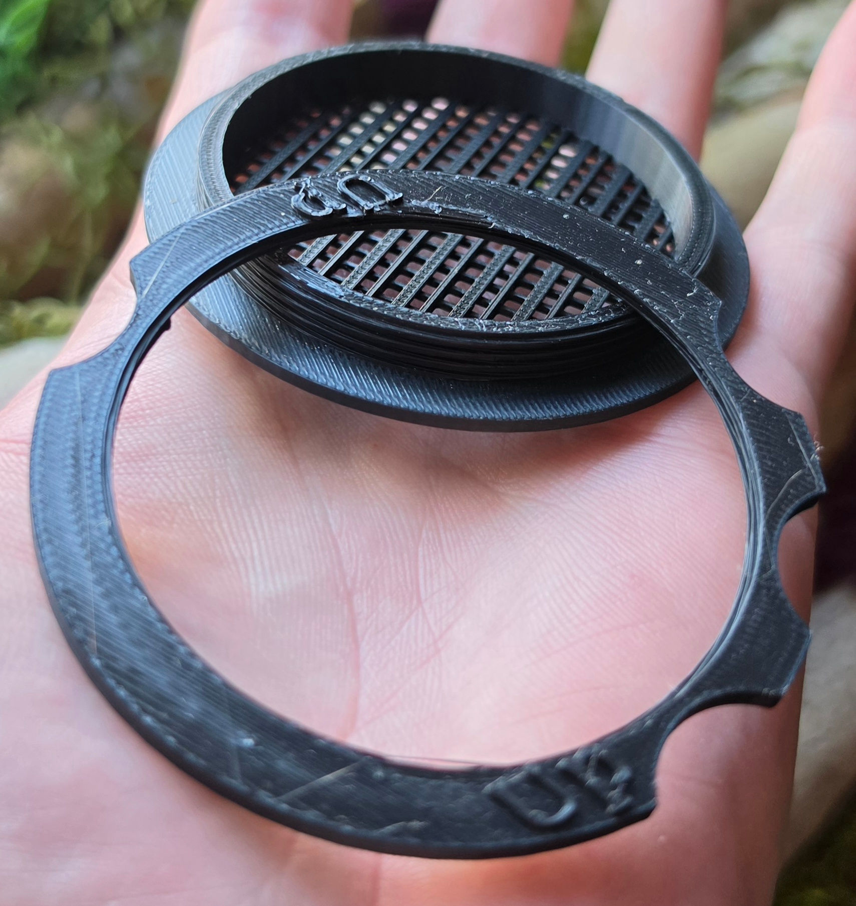 12 Screw Together screens