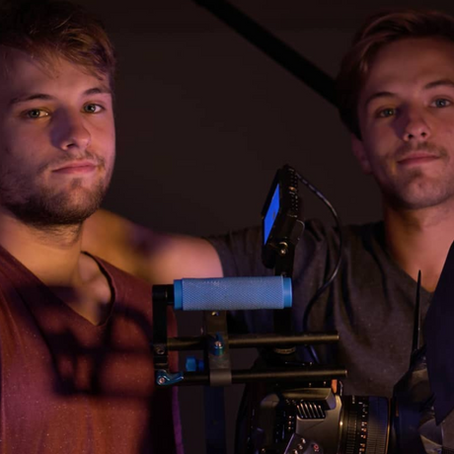 CAM&NEON: STUDIO