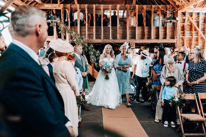 LAUREN & KEIRAN_WEDDING DAY PHOTOGRAPHY_AT THE BARNS AT LODGE FARM_TEASER_WEB QUALITY-11.j