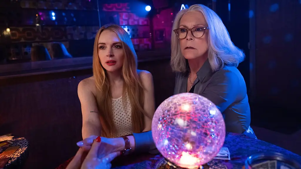 Lindsay Lohan e Jamie Lee Curtis em cena de 'Uma Sexta-Feira Mais Louca Ainda'. Foto: Divulgação