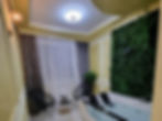 Smješten u mirnom dijelu grada, Spa Apartman Kristal nudi savršen spoj udobnosti, privatnosti i luksuza. Ovaj moderno uređen apartman od 38 m² sadrži dvije sobe – prostranu spavaću sobu s bračnim krevetom i đakuzijem te dnevni boravak s dodatnim ležajem na razvlačenje, idealan za parove ili manje grupe.
Gostima su na raspolaganju potpuno opremljena kuhinja, moderno kupatilo, besplatan Wi-Fi i klimatizacija. Apartman je dizajniran tako da pruži potpunu relaksaciju – bilo da dolazite na romantični vikend ili kraći poslovni boravak.
💰 Cijene smještaja:
Radni dani: 100 KM po noći
Vikendom (petak, subota, nedjelja): 120 KM po noći
🕒 Check-in: od 14:00 🕙 Check-out: do 10:00
Doživite luksuz i udobnost Banje Luke u Spa Apartmanu Kristal – savršen izbor za parove koji žele privatnost i odmor uz đakuzi u modernom ambijentu.