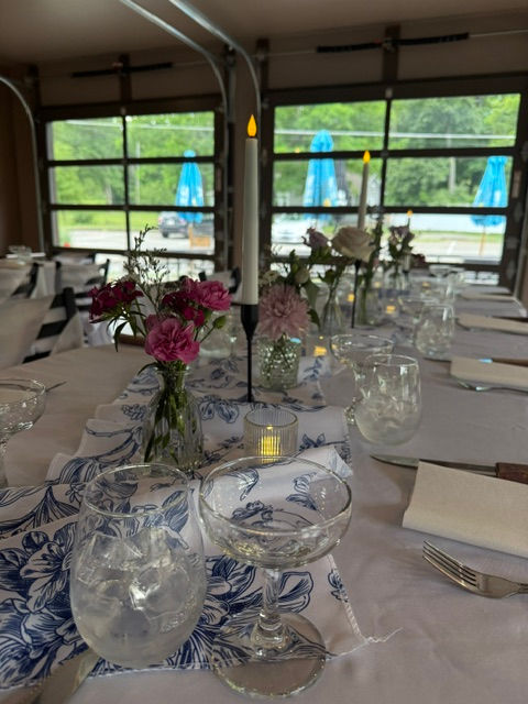 Pad wedding table