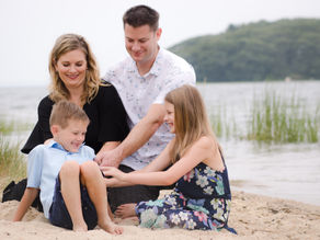 How to Survive a Family Photoshoot