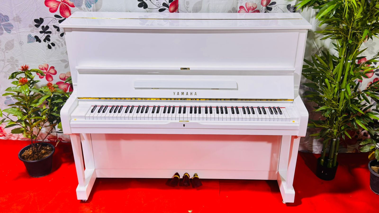 Yamaha U1 White Upright Piano | Used Pianos in Dubai