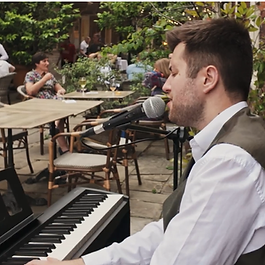 Matt Swainsbury, Singer