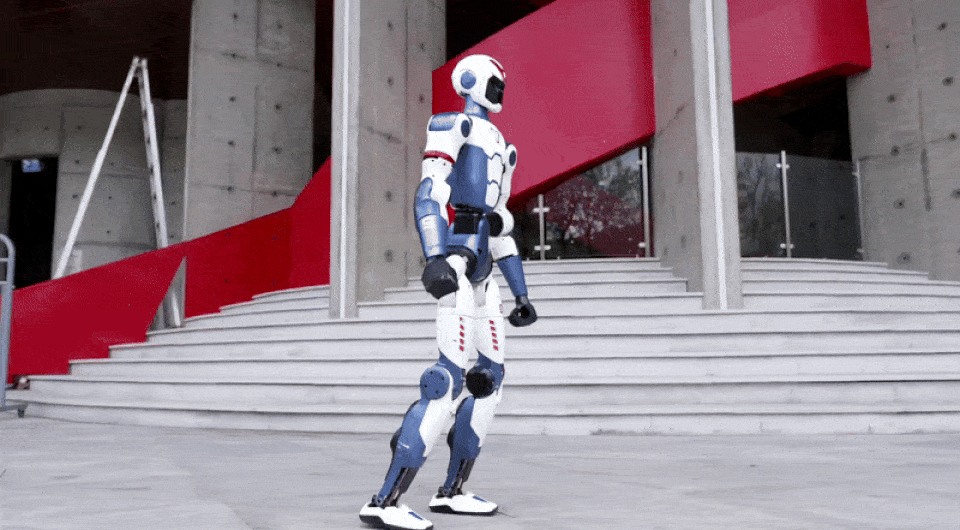 Unitree R1 GIF.gif