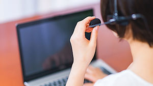 オンライン会議で動画を活用し自社の魅力を伝える