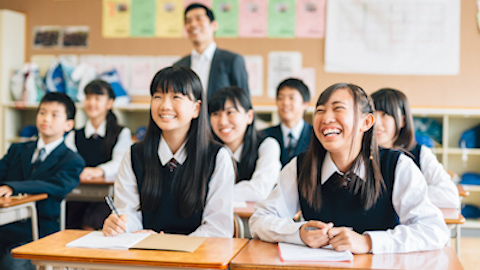 学校説明会で紹介動画を紹介する