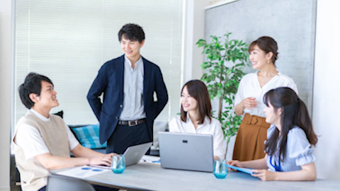 座談会形式の動画