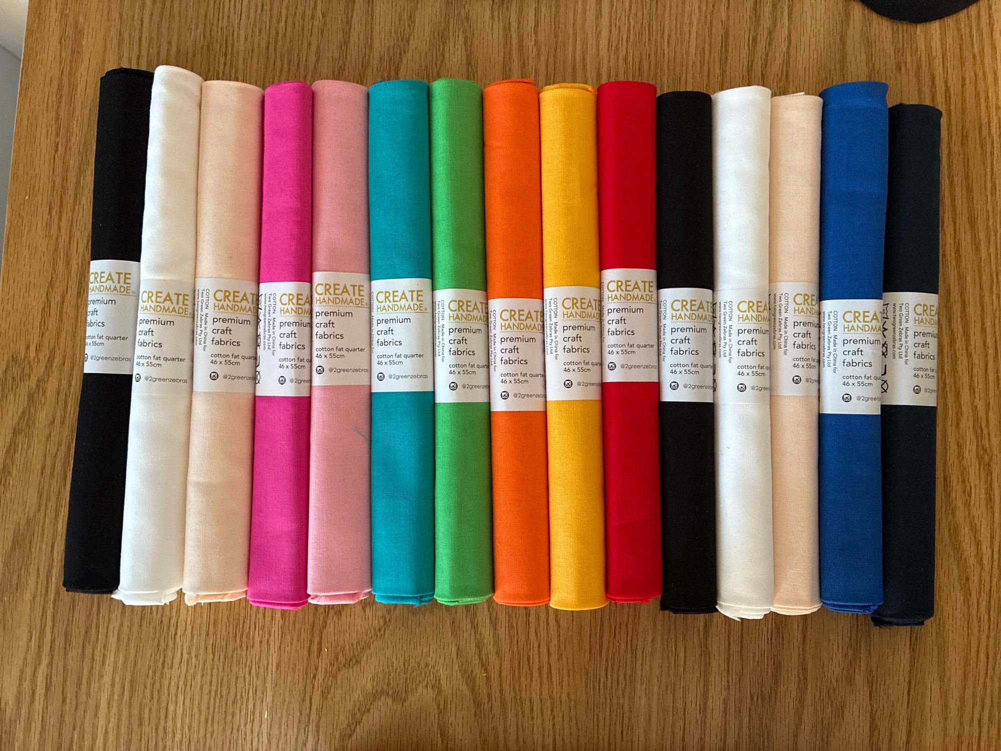 15 x Fat Qtrs Plains Asst Colour Set