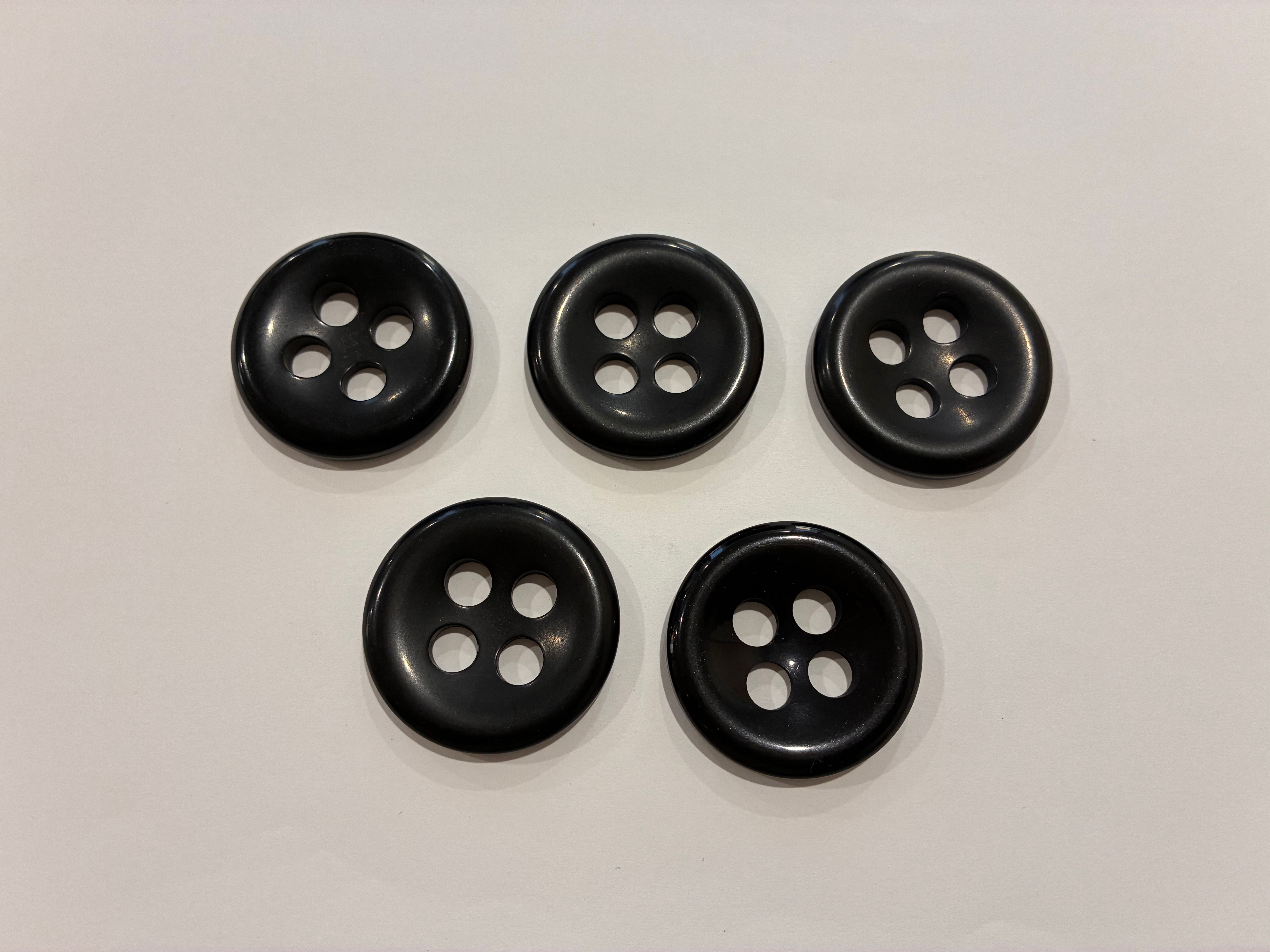 5 Buttons 32mm Black 4 Hole