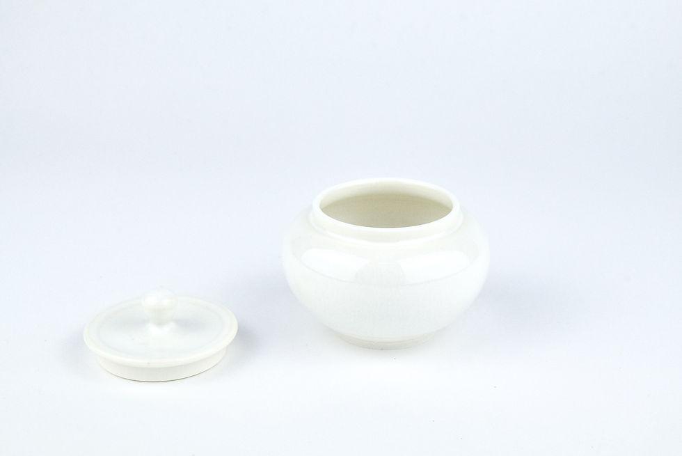 Thumbnail: No. E98 Yuta Segawa Miniature Pot & Cover Large
