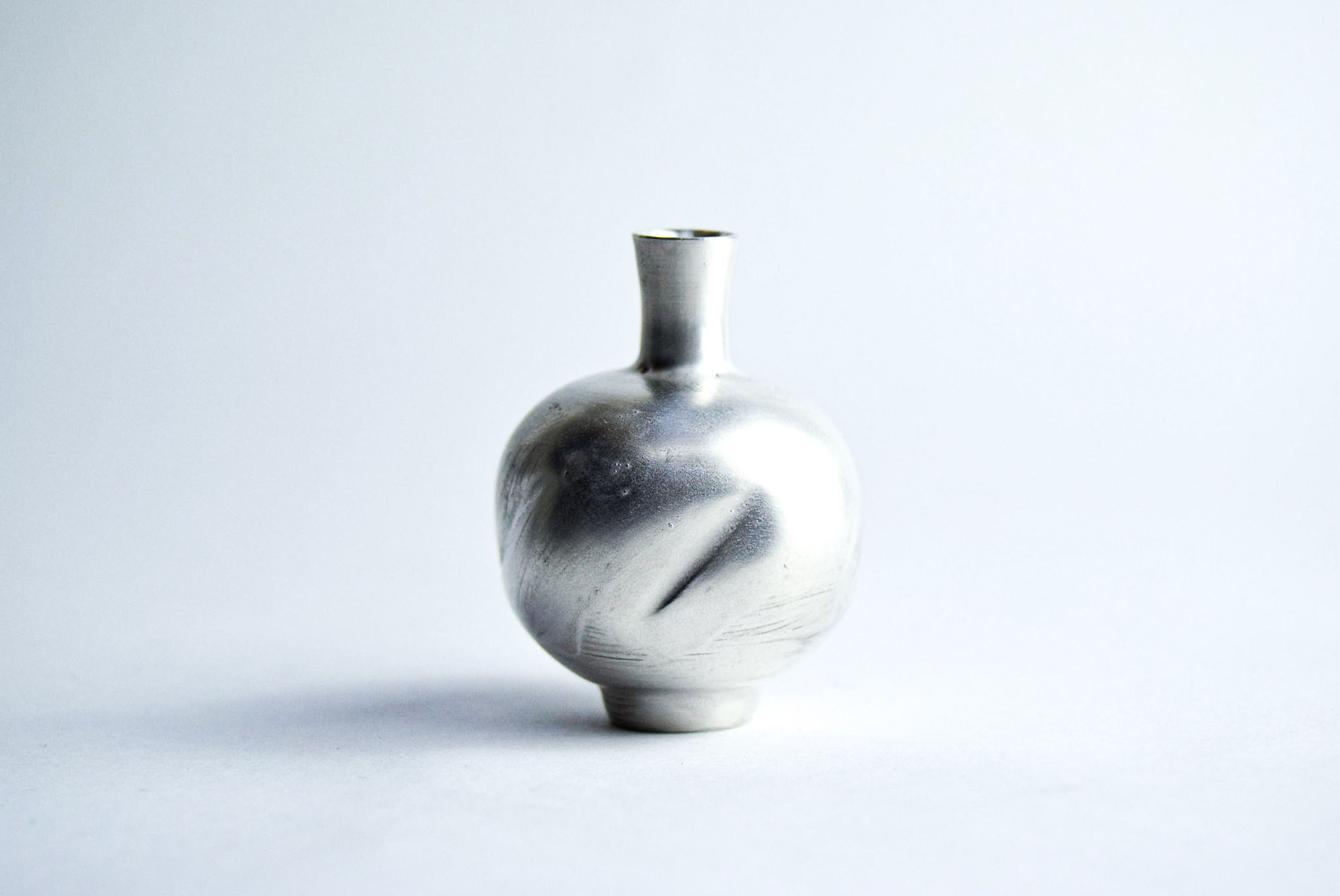 No. S17 Yuta Segawa Miniature Pot 'Silver' Medium