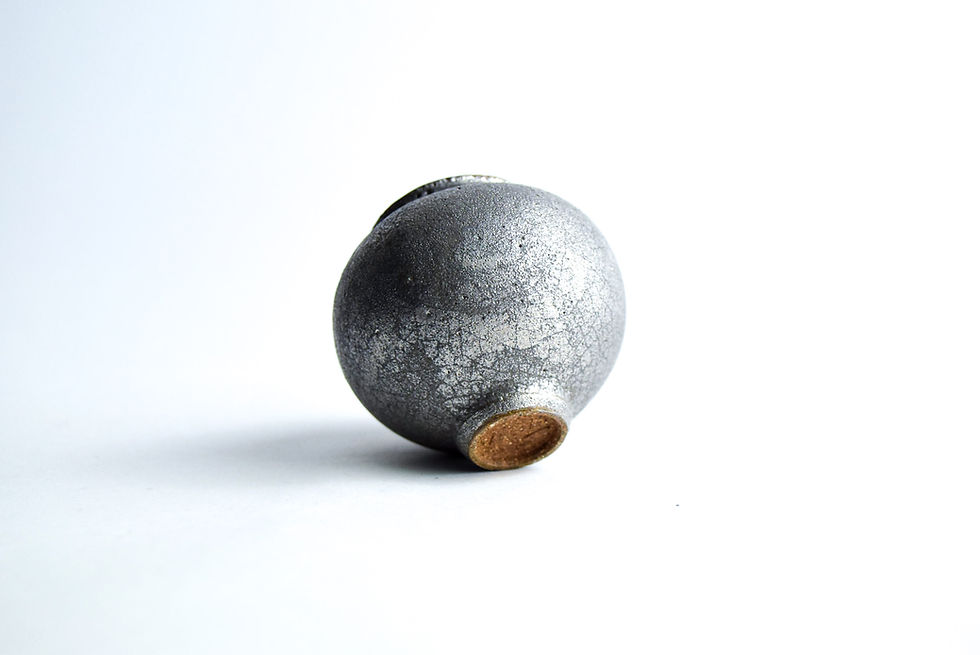 Thumbnail: No. S28 Yuta Segawa Miniature Pot 'Platinum' Medium