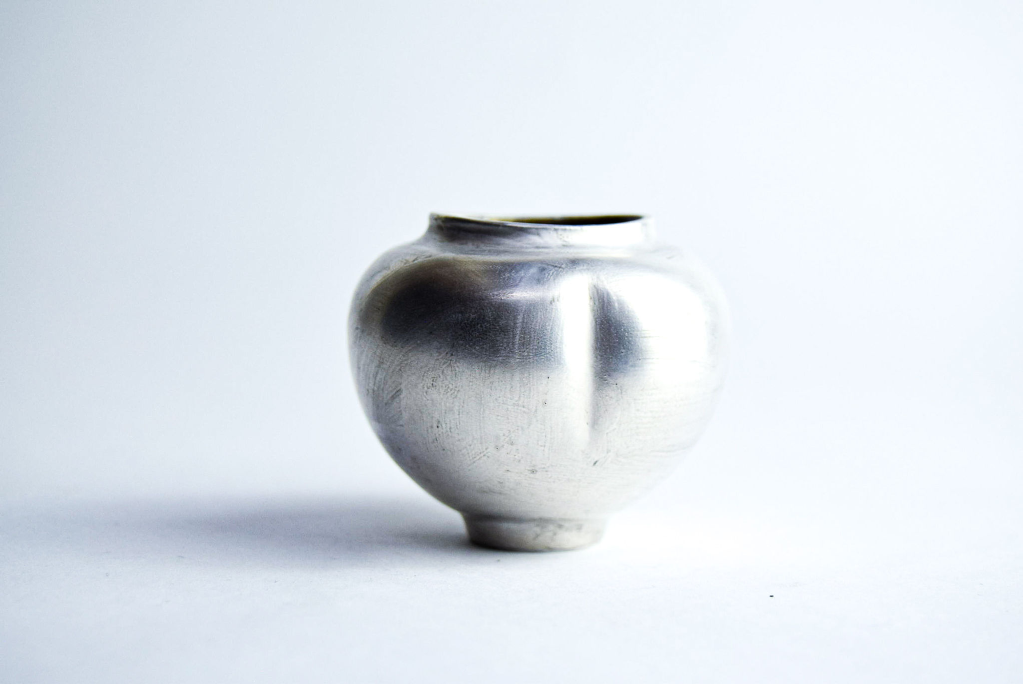 No. S31 Yuta Segawa Miniature Pot 'Silver' Large