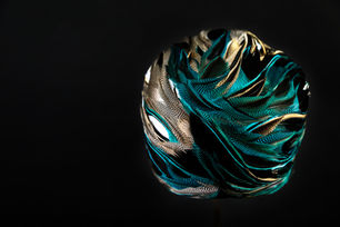 Portrait of Ninon, skull feathered by the, feather artist Laurence Le Constant
#Laurenceleconstant
#featherartist
#skull