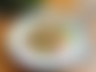 Karibischer Kokosreis mit Ananas und schwarzen Bohnen