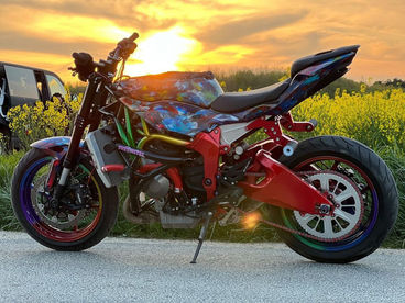 PEINTURE SUR MOTO