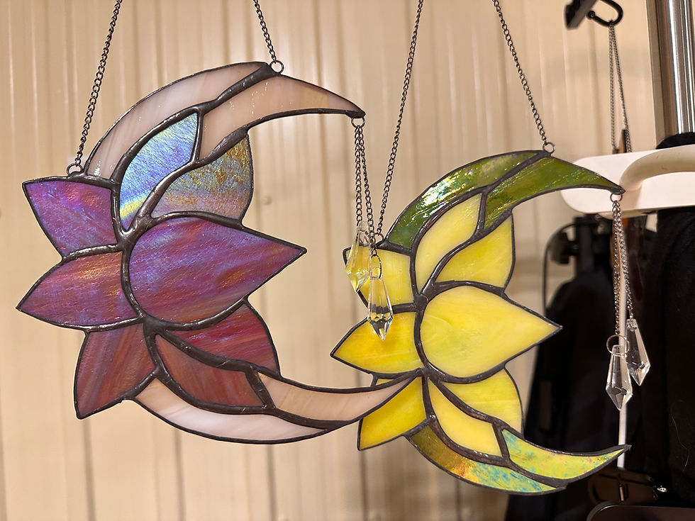 Thumbnail: Lotus Moon with crystal