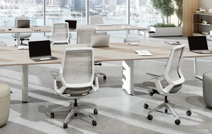 Long-term warranty policies of up to ten years, combined with professional technical support, are clear indicators of product quality and form an essential part of the overall value and pricing of an office task chair Abilis.