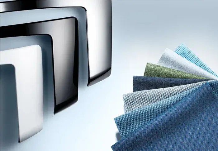 Modern office chairs come in a variety of designs and colors, allowing businesses to easily select models that complement their interior style and brand identity.