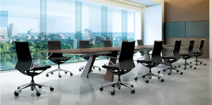 Plimode stands out with its soft multi-density cushion and self-adjusting tilt mechanism, providing a flexible and comfortable seating experience.