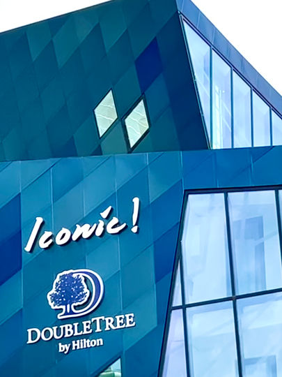 Iconic - DoubleTree by Hilton, hotel in Nice